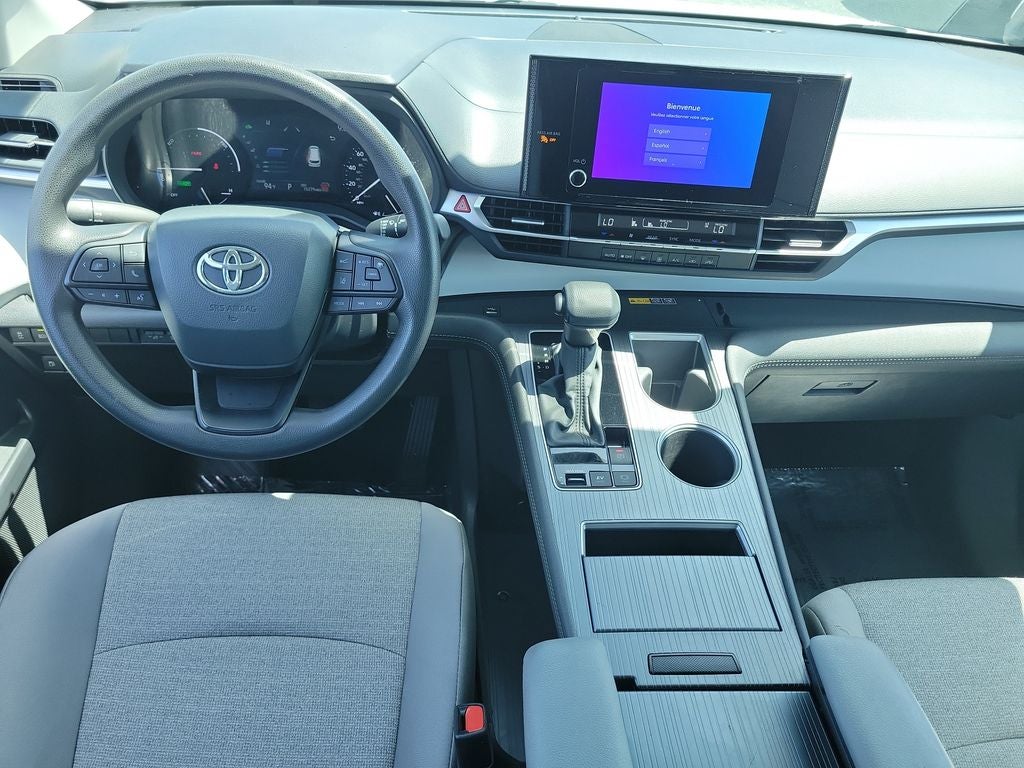 2025 Toyota Sienna LE 8 Passenger