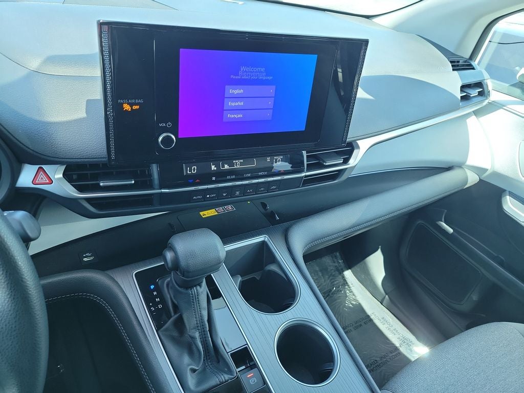 2025 Toyota Sienna LE 8 Passenger