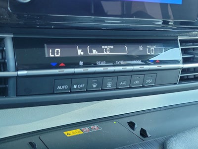 2025 Toyota Sienna LE 8 Passenger