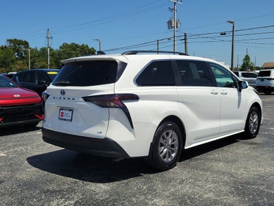 2025 Toyota Sienna LE 8 Passenger