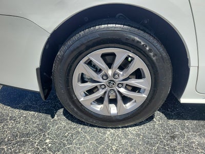 2025 Toyota Sienna LE 8 Passenger