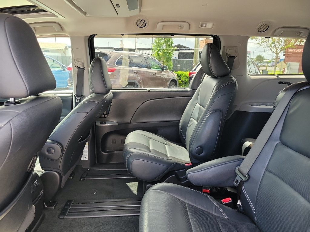 2015 Toyota SIENNA SE PREM SE Premium 8 Passenger