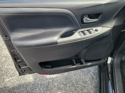 2015 Toyota SIENNA SE PREM SE Premium 8 Passenger