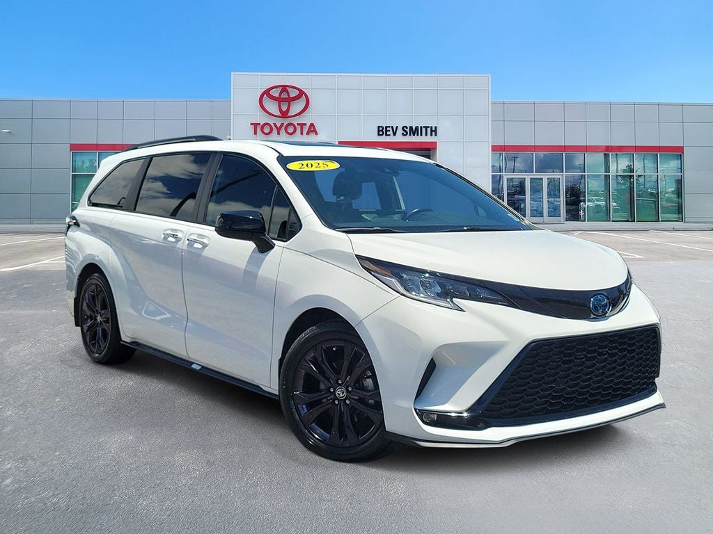 2025 Toyota Sienna XSE 7 Passenger