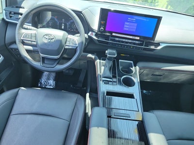 2025 Toyota Sienna XSE 7 Passenger