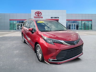 2024 Toyota Sienna XLE