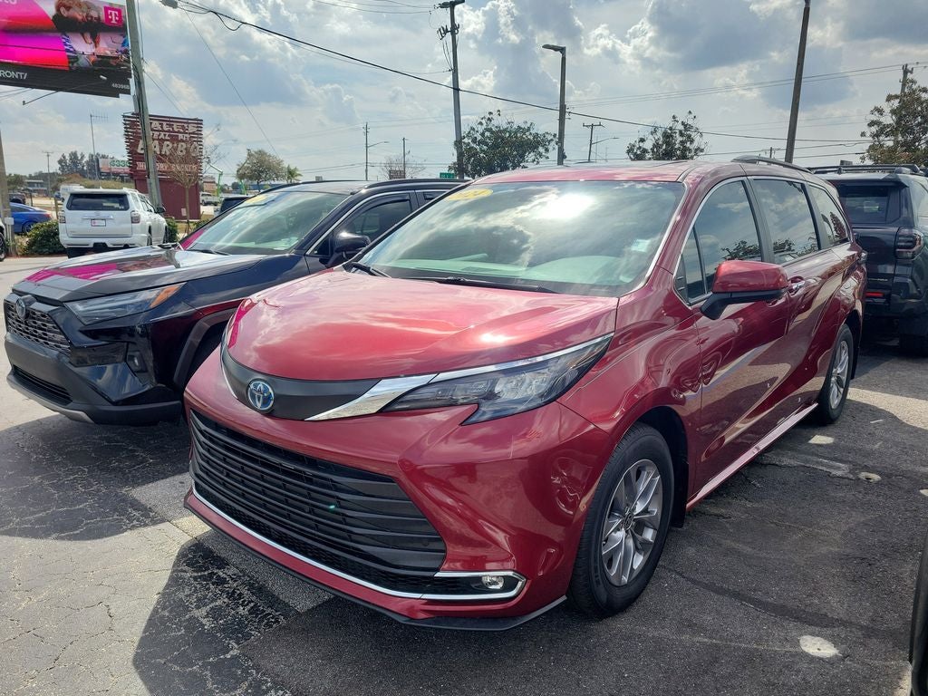 2024 Toyota Sienna XLE