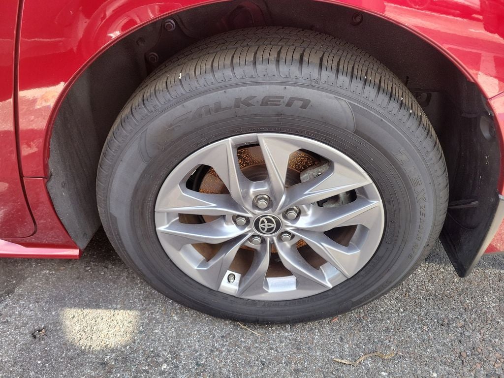 2024 Toyota Sienna XLE