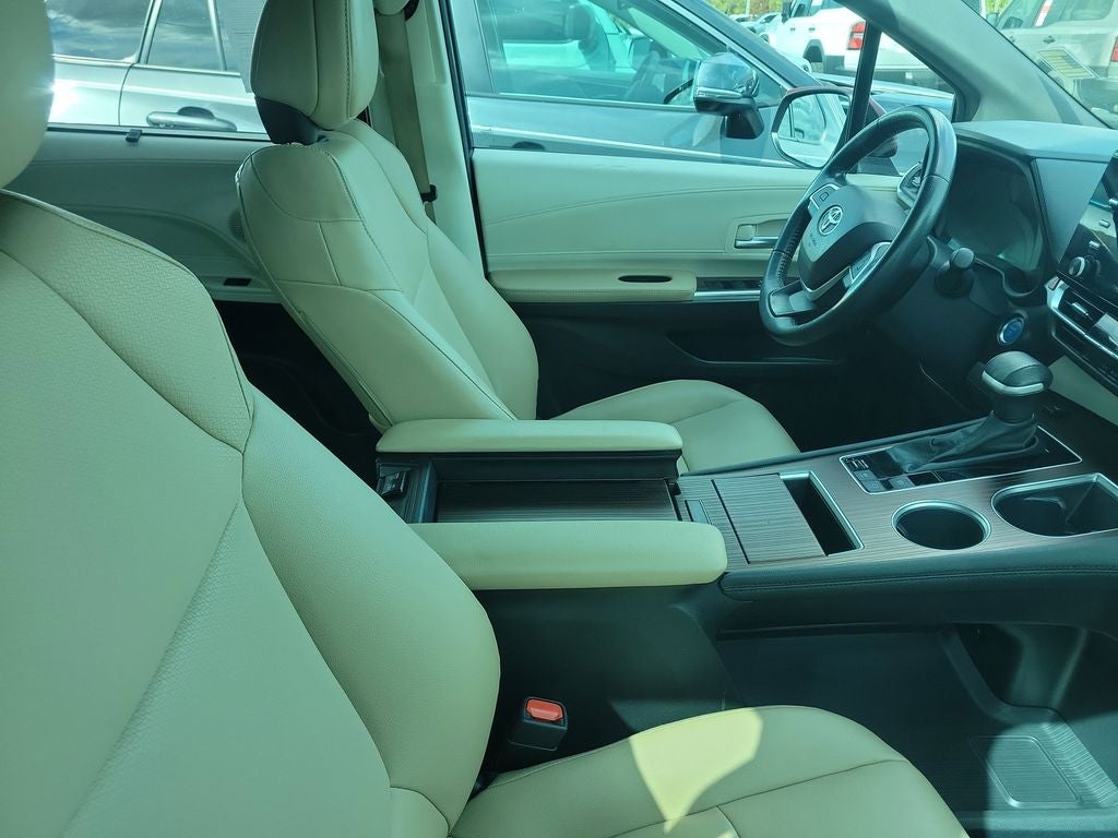 2024 Toyota Sienna XLE