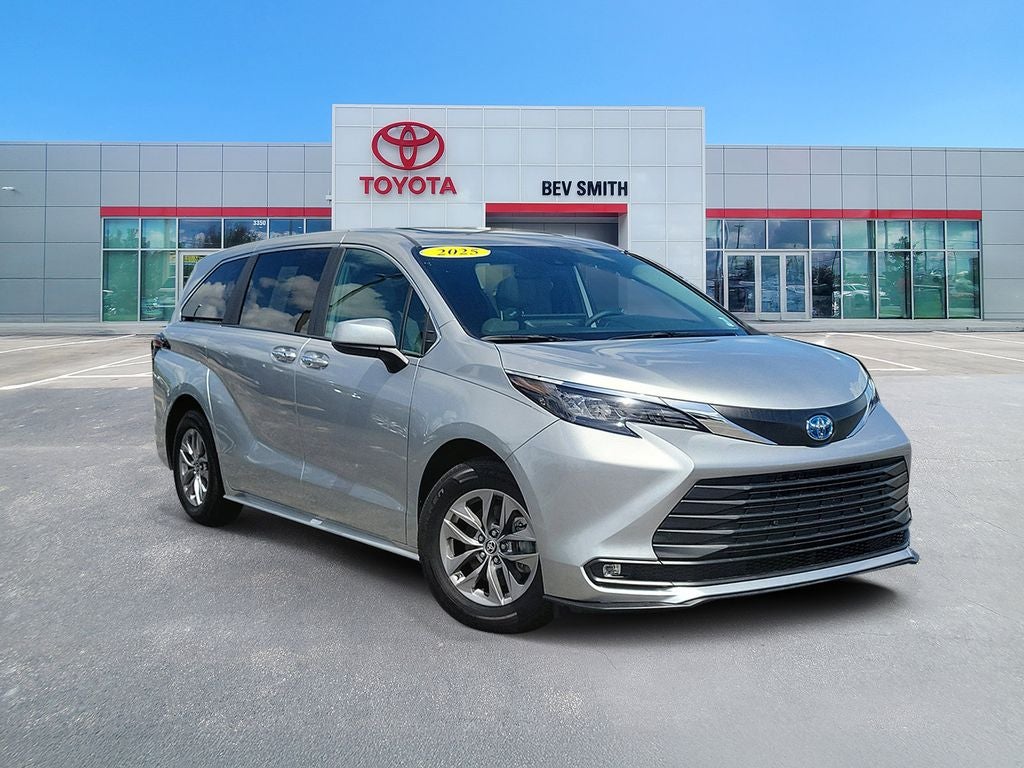 2025 Toyota SIENNA XLE XLE 8 Passenger