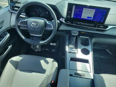 2025 Toyota SIENNA XLE XLE 8 Passenger