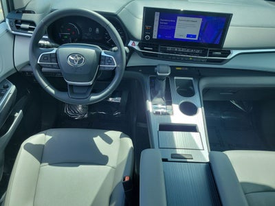 2025 Toyota SIENNA XLE XLE 8 Passenger