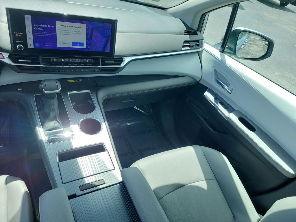 2025 Toyota SIENNA XLE XLE 8 Passenger