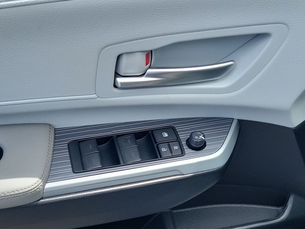 2025 Toyota SIENNA XLE XLE 8 Passenger