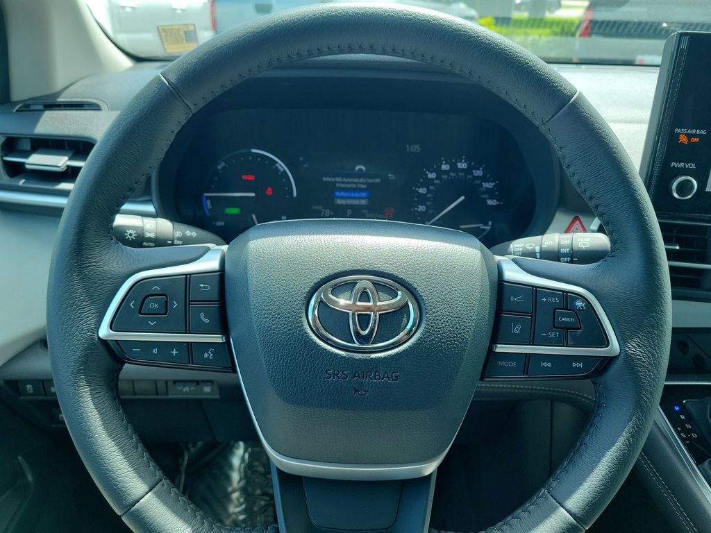 2025 Toyota SIENNA XLE XLE 8 Passenger