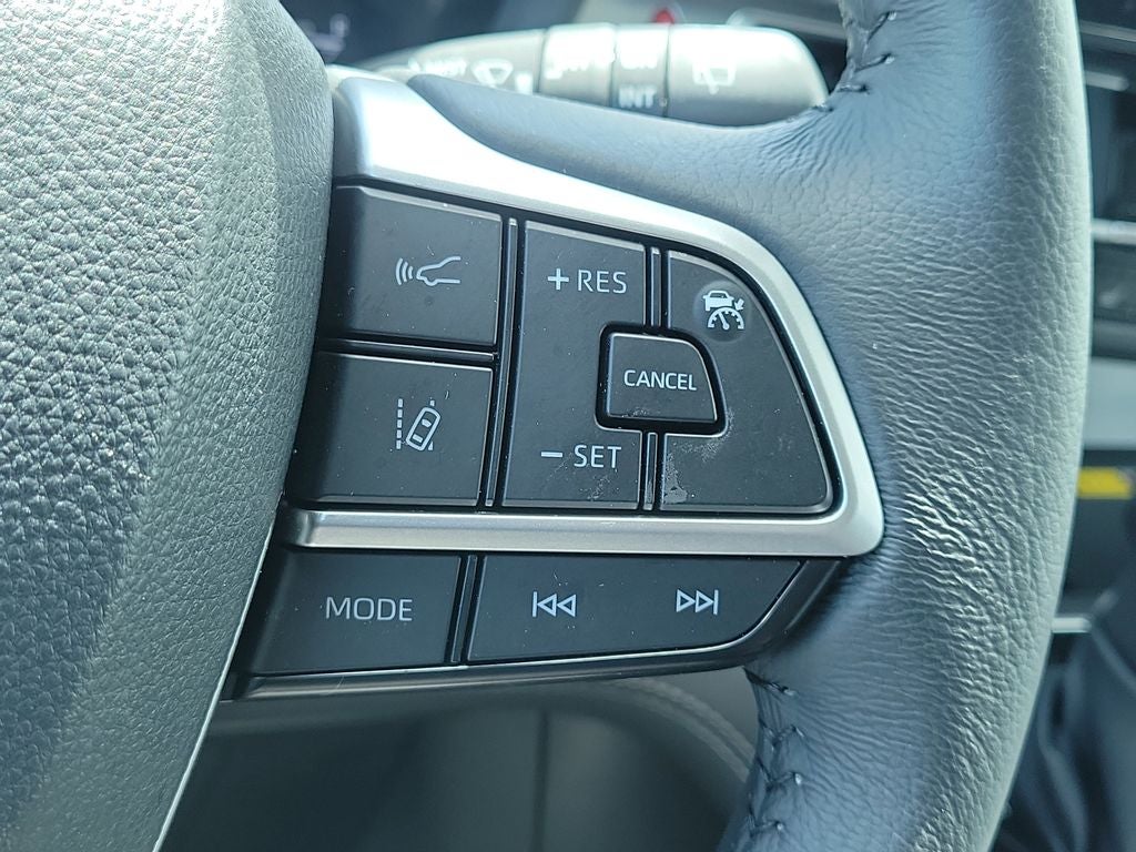 2025 Toyota SIENNA XLE XLE 8 Passenger