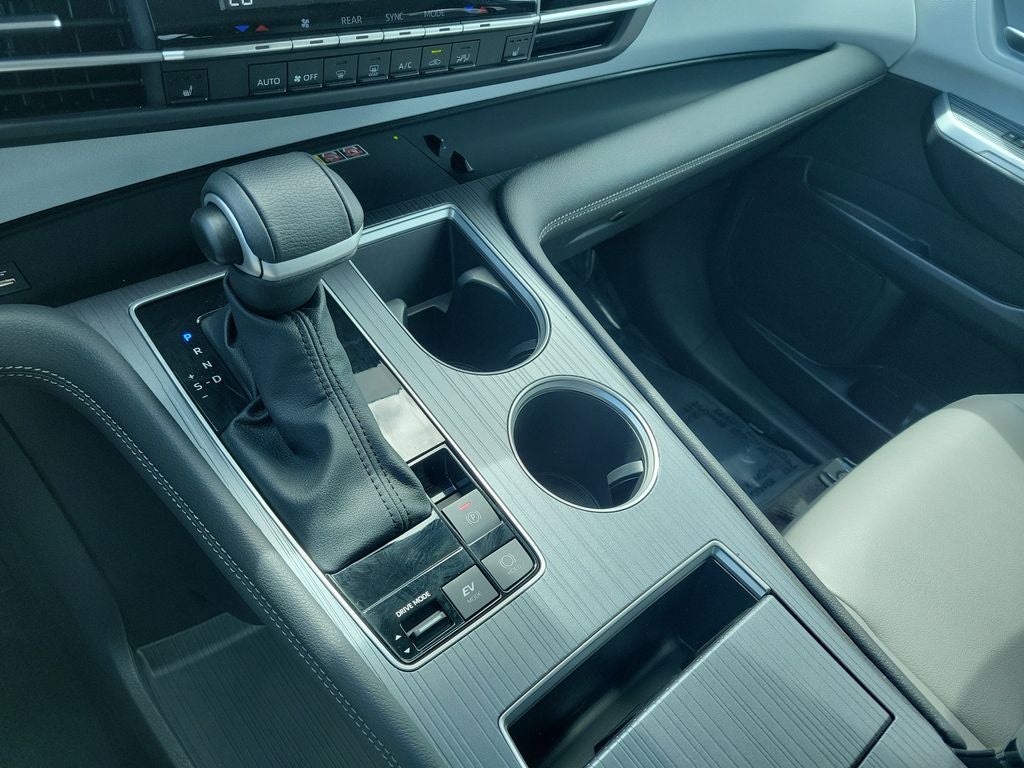 2025 Toyota SIENNA XLE XLE 8 Passenger