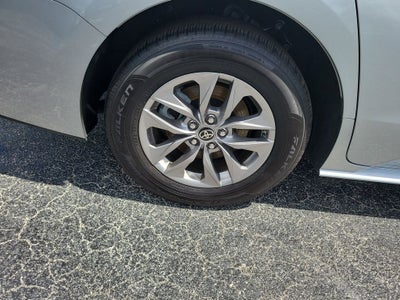 2025 Toyota SIENNA XLE XLE 8 Passenger