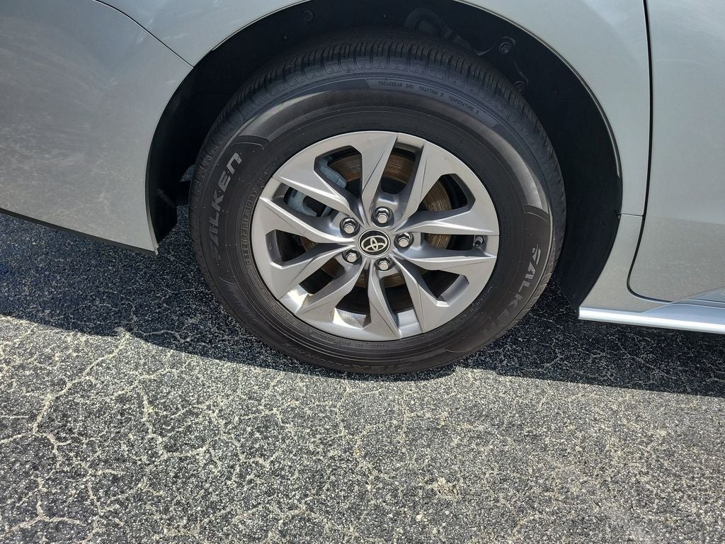 2025 Toyota SIENNA XLE XLE 8 Passenger