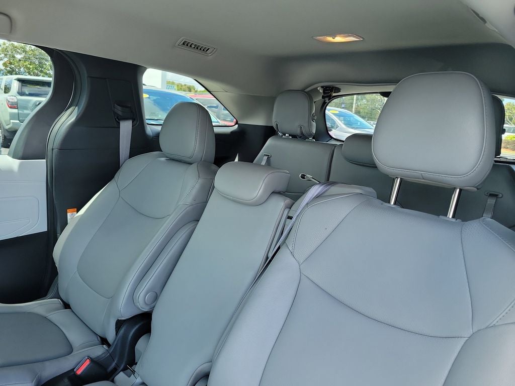2025 Toyota Sienna XLE 8 Passenger