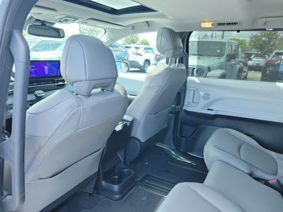 2025 Toyota Sienna XLE 8 Passenger