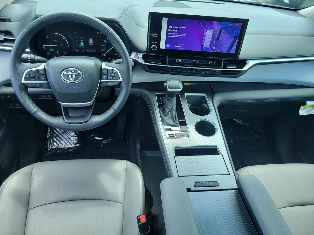 2025 Toyota Sienna XLE 8 Passenger