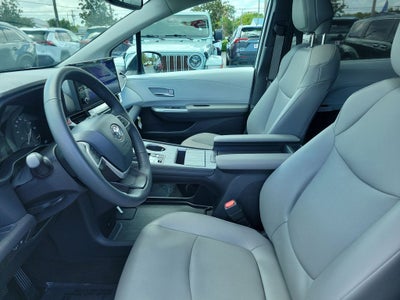 2025 Toyota Sienna XLE 8 Passenger