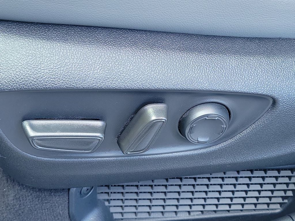 2025 Toyota Sienna XLE 8 Passenger