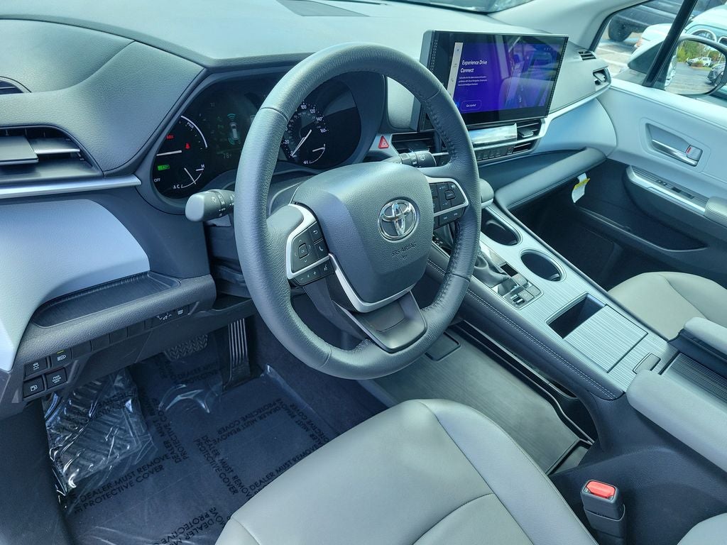 2025 Toyota Sienna XLE 8 Passenger
