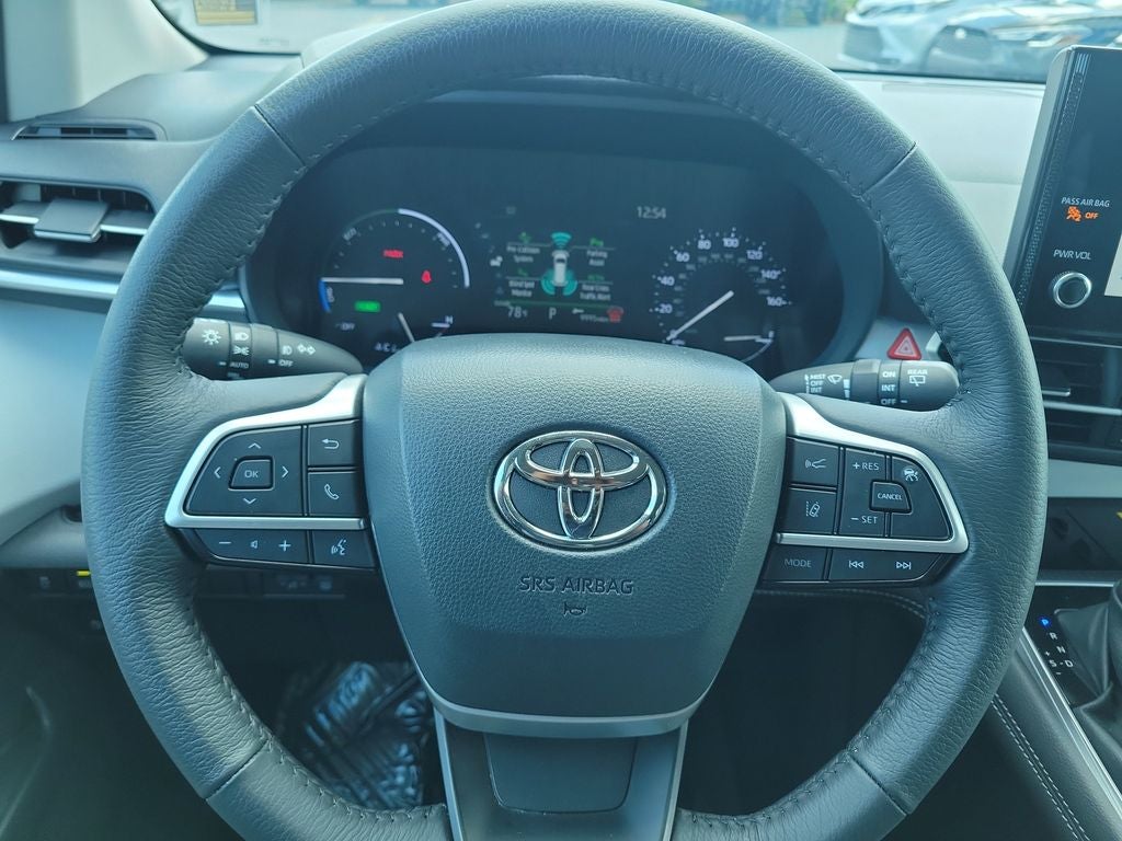 2025 Toyota Sienna XLE 8 Passenger