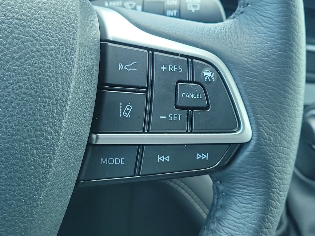 2025 Toyota Sienna XLE 8 Passenger