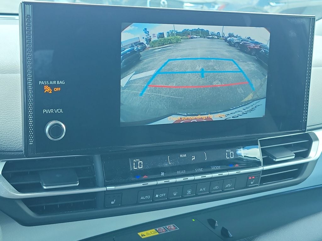 2025 Toyota Sienna XLE 8 Passenger