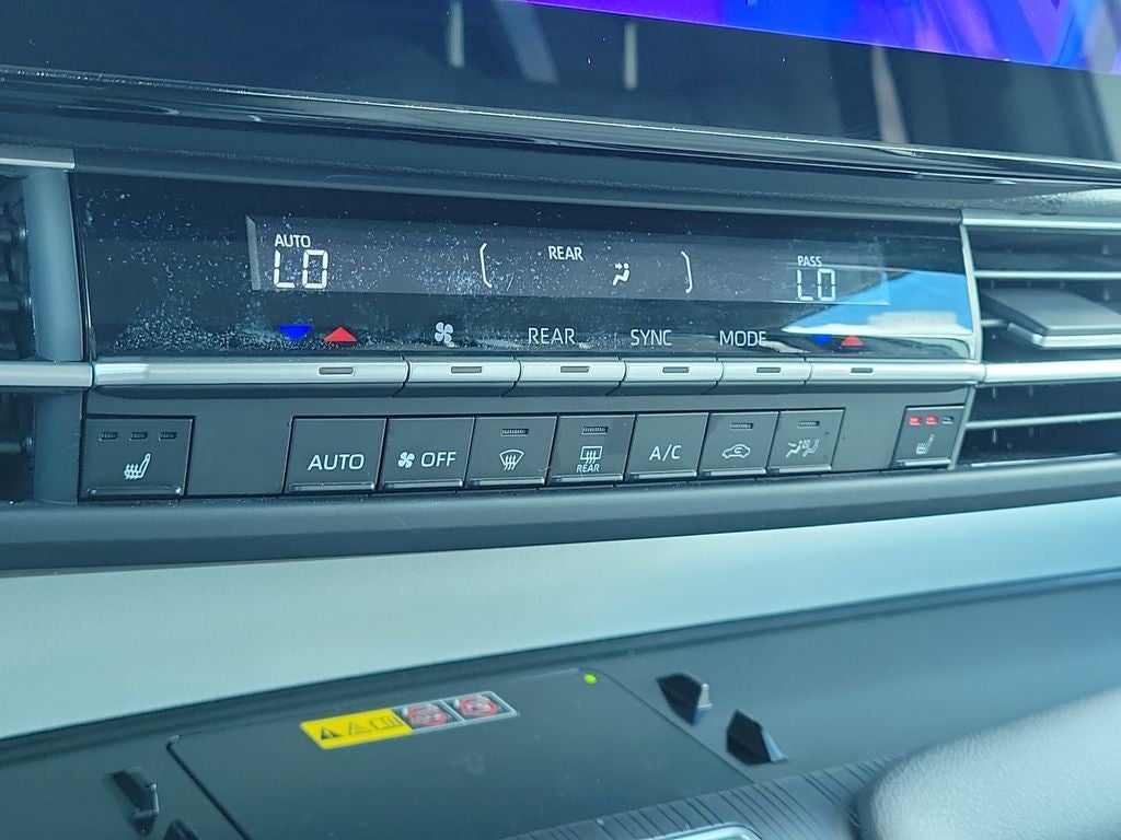 2025 Toyota Sienna XLE 8 Passenger