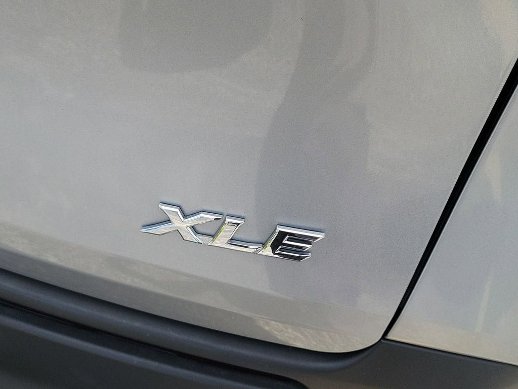 2025 Toyota Sienna XLE 8 Passenger