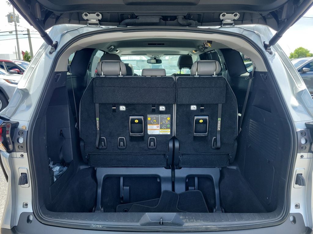 2025 Toyota Sienna XLE 8 Passenger
