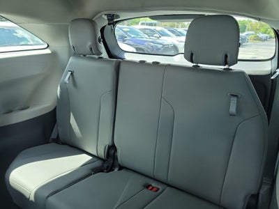 2022 Toyota Sienna XLE 8 Passenger
