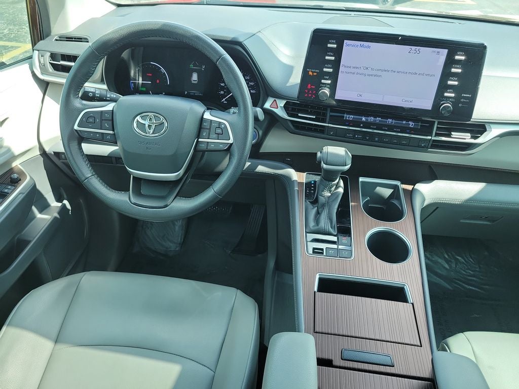 2022 Toyota Sienna XLE 8 Passenger