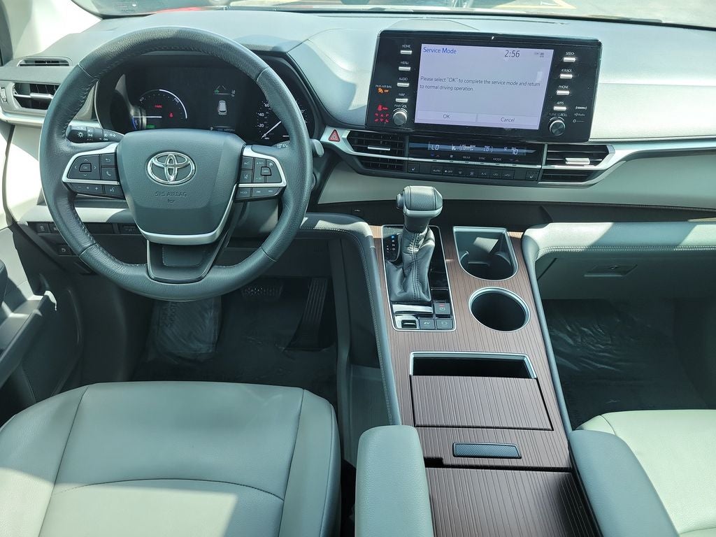 2022 Toyota Sienna XLE 8 Passenger