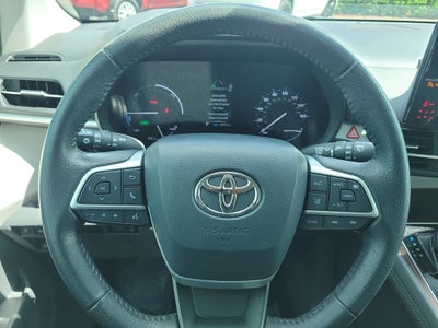2022 Toyota Sienna XLE 8 Passenger