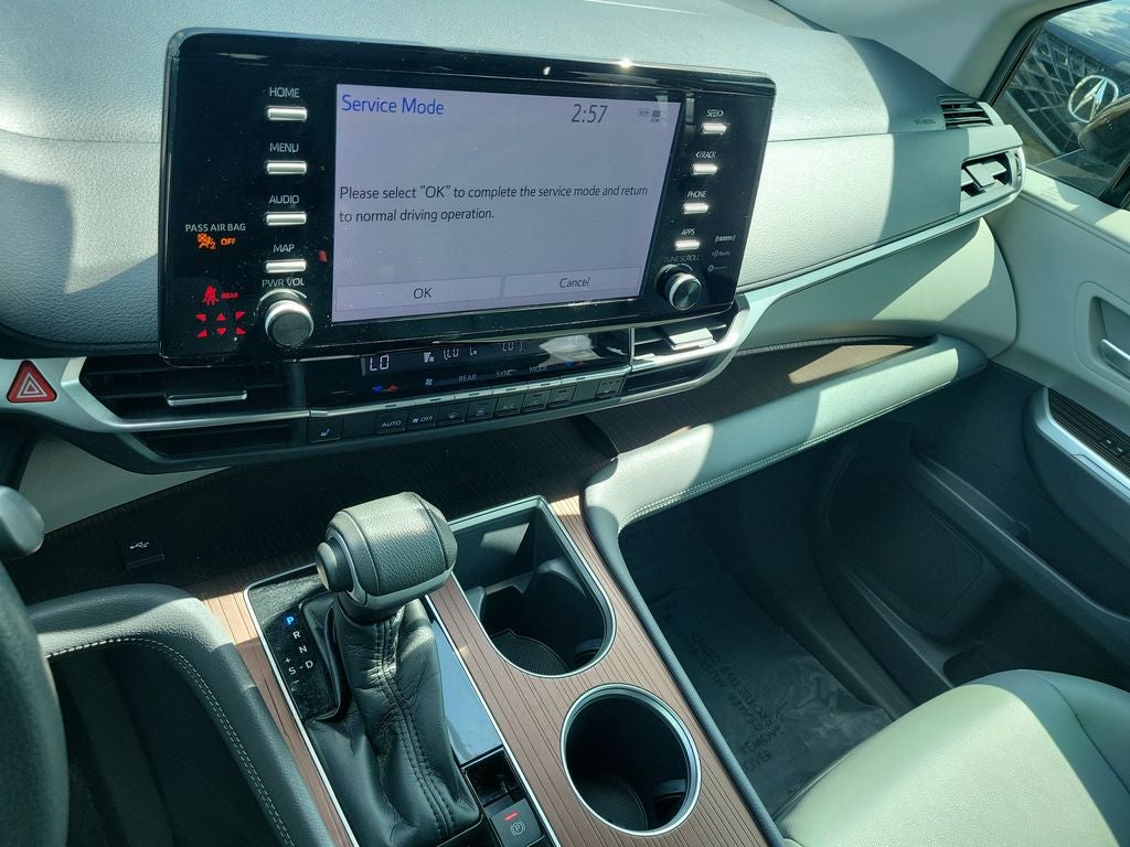 2022 Toyota Sienna XLE 8 Passenger