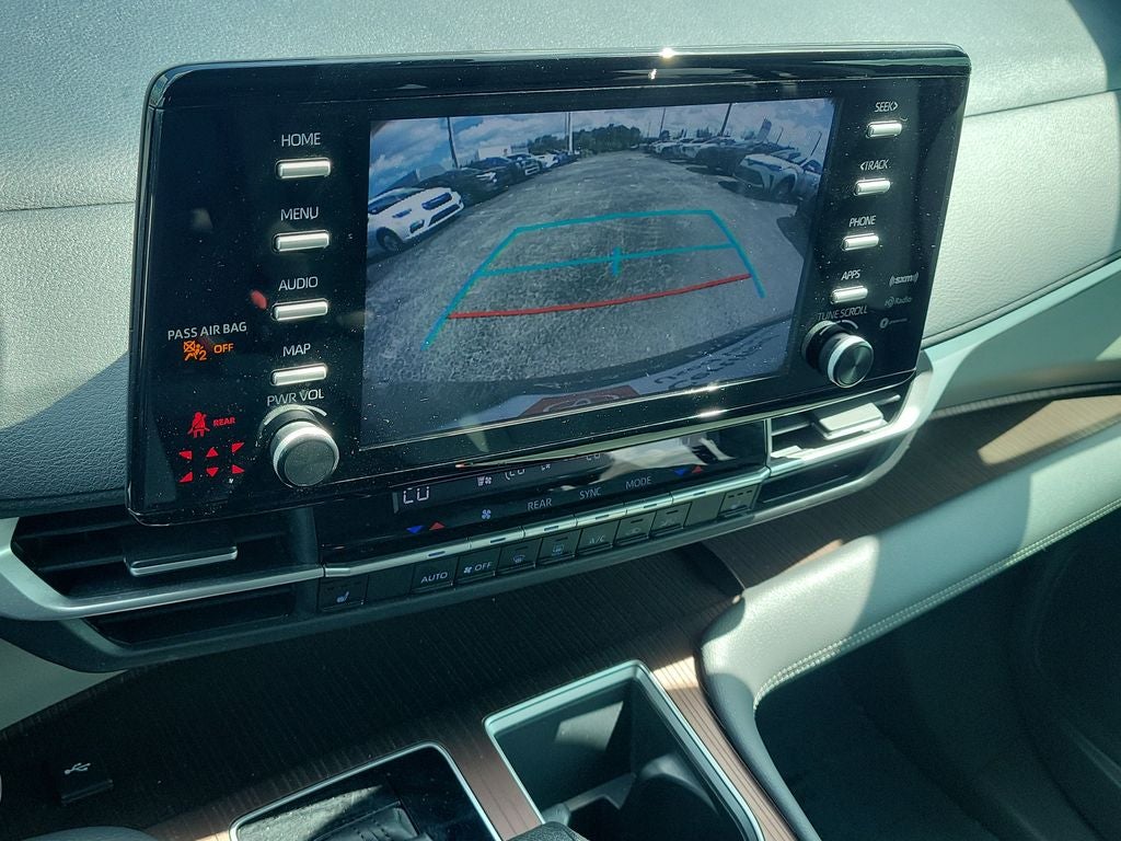2022 Toyota Sienna XLE 8 Passenger