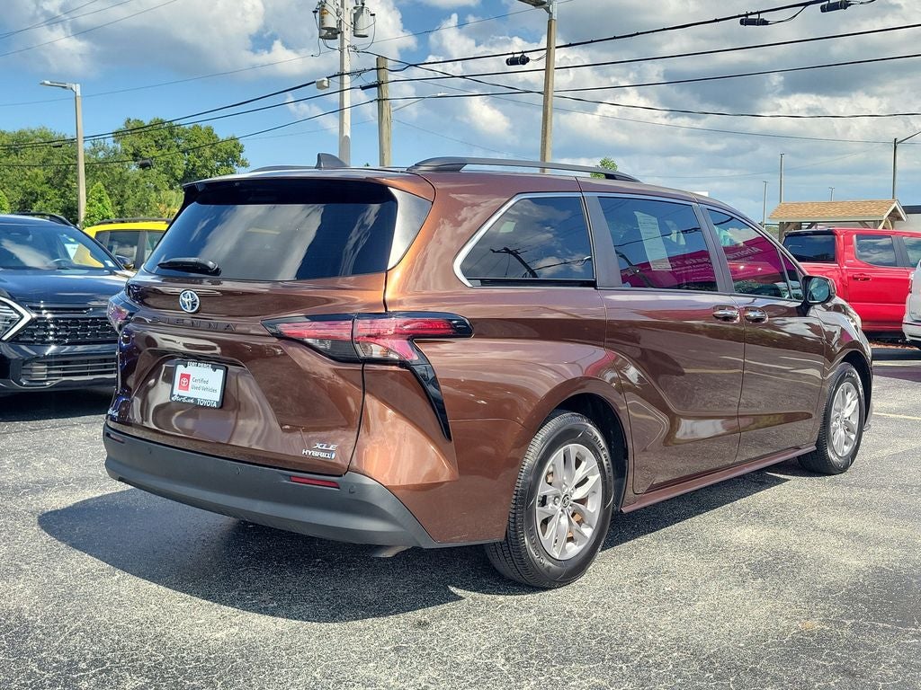 2022 Toyota Sienna XLE 8 Passenger