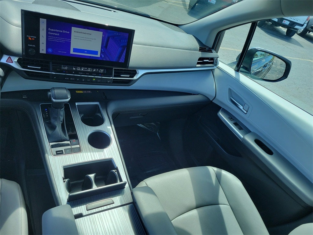 2025 Toyota Sienna XLE