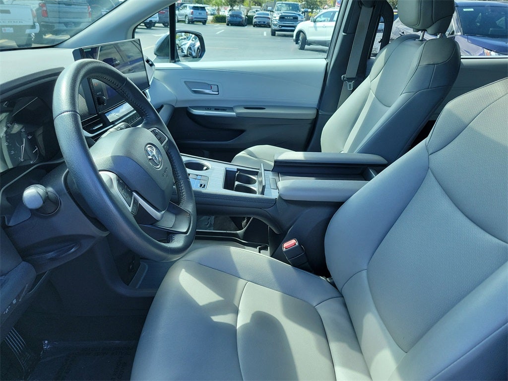 2025 Toyota Sienna XLE