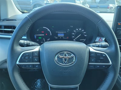 2025 Toyota Sienna XLE