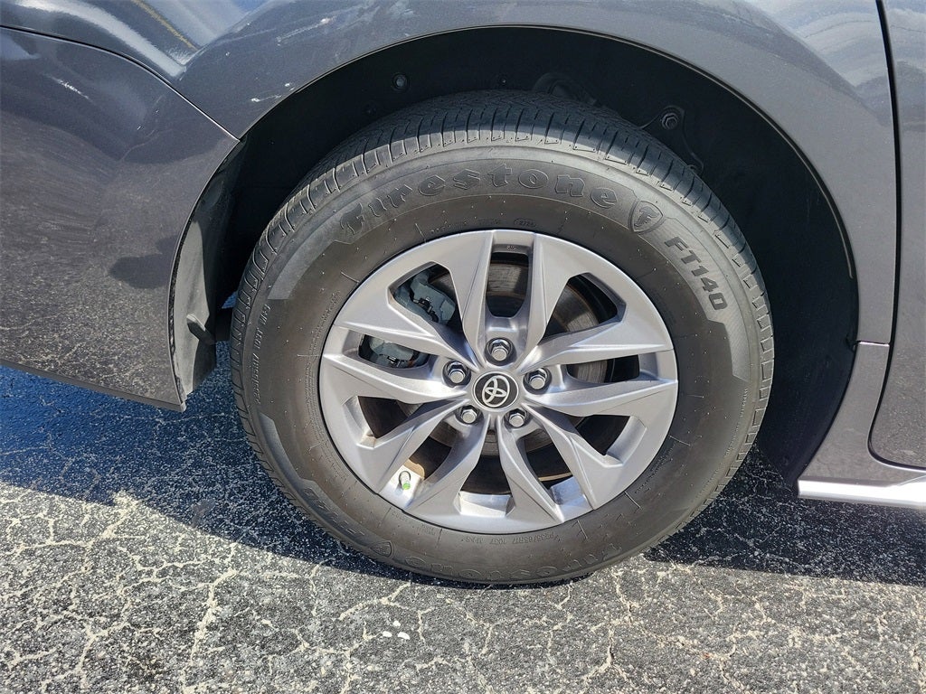 2025 Toyota Sienna XLE