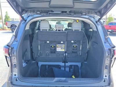 2025 Toyota Sienna XLE