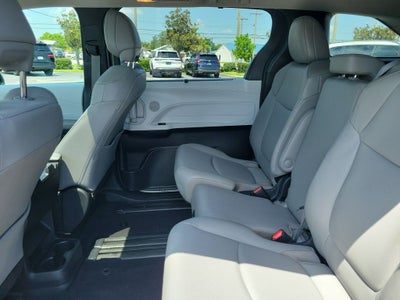 2025 Toyota Sienna XLE 8 Passenger