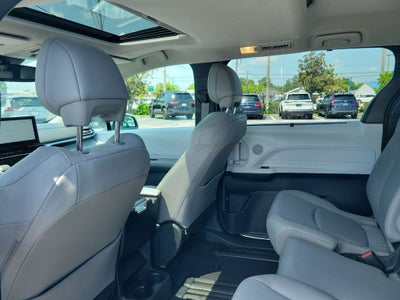 2025 Toyota Sienna XLE 8 Passenger