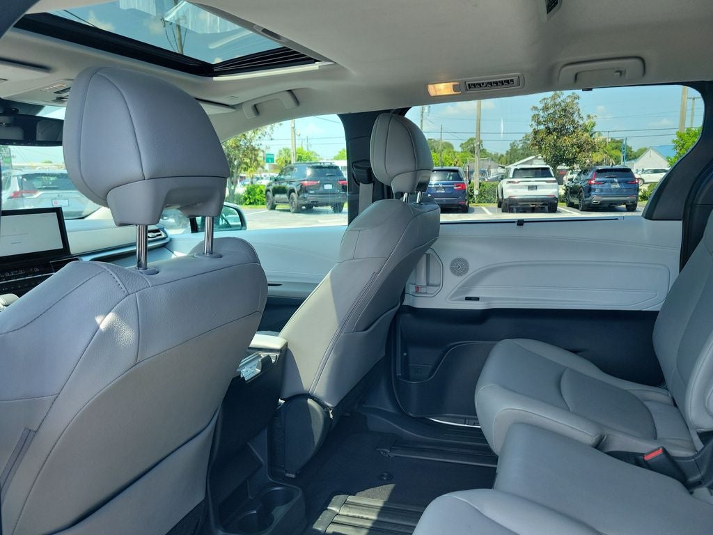 2025 Toyota Sienna XLE 8 Passenger